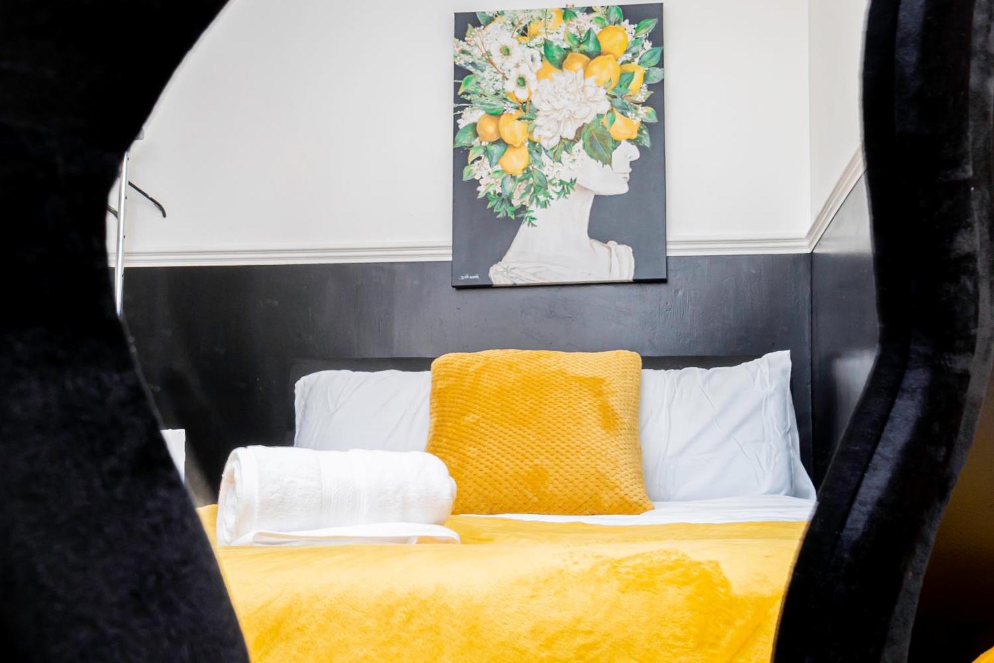 The Elms Edge With Parking! Contractors, Nhs, Professionals - Long Savings! Cardiff