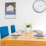 The Elms City Edge Stays With Parking! Contractors, Nhs, Professionals - Long Stay Savings!
