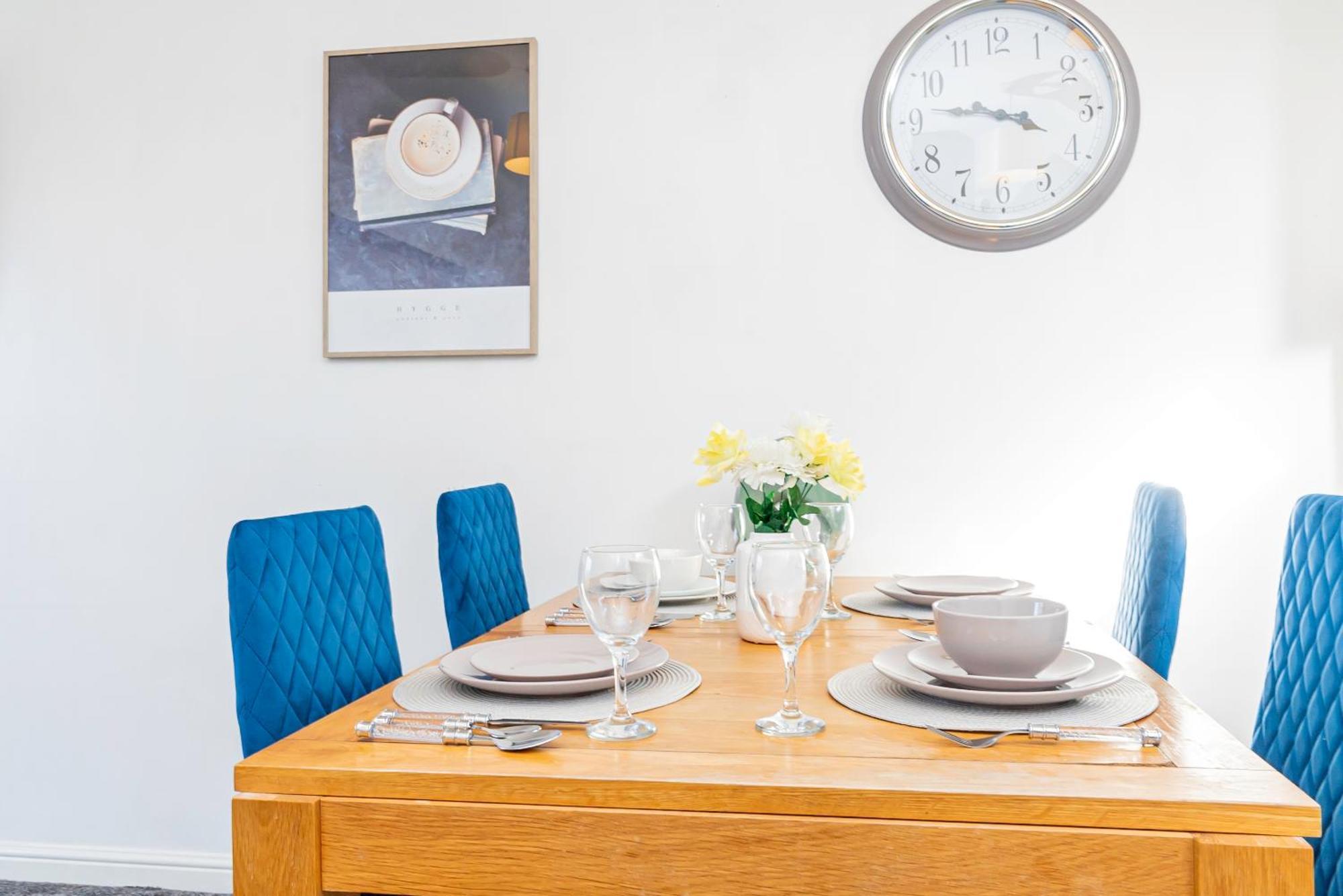 The Elms Edge With Parking! Contractors, Nhs, Professionals - Long Savings! *