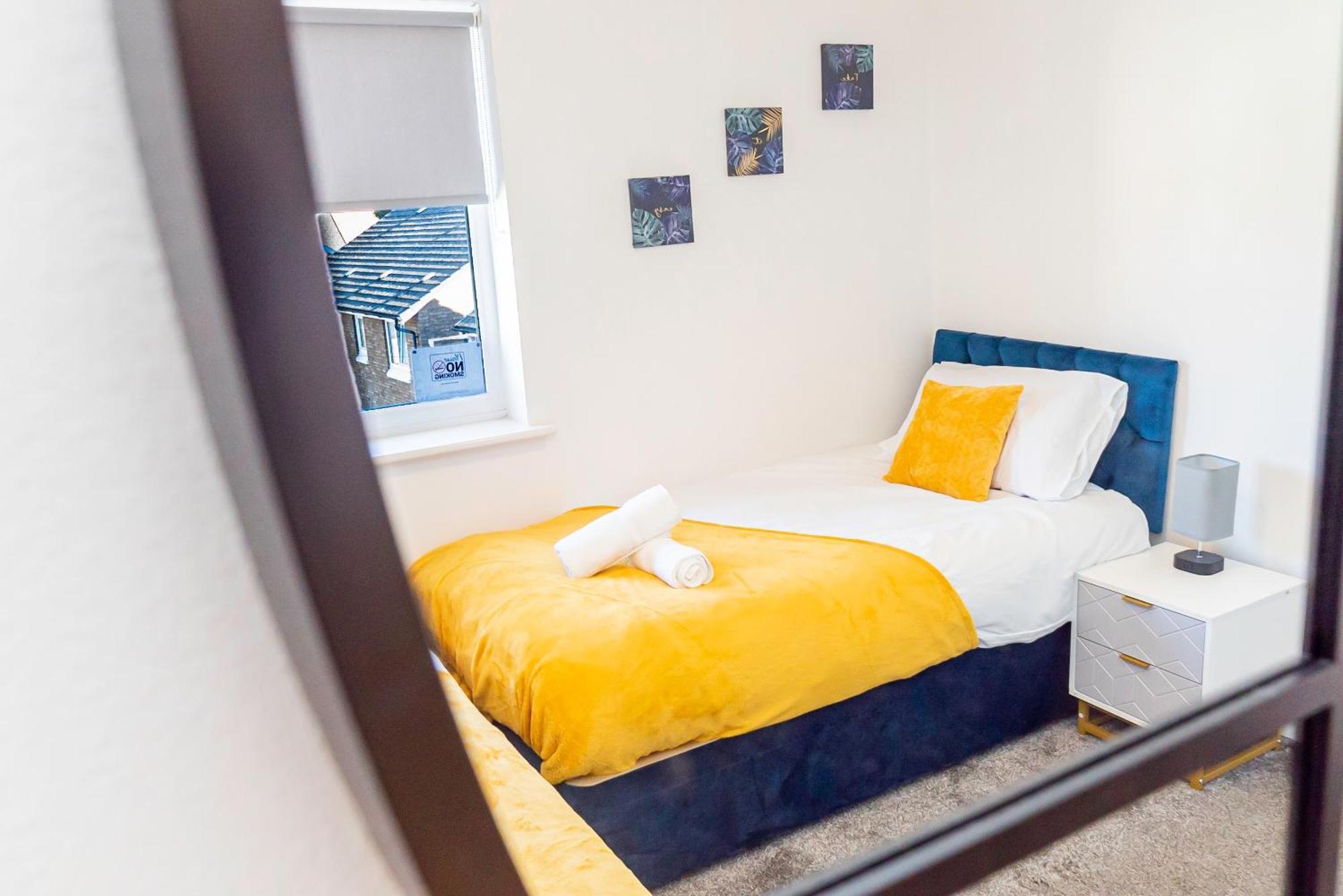 The Elms Edge With Parking! Contractors, Nhs, Professionals - Long Savings! Apartment