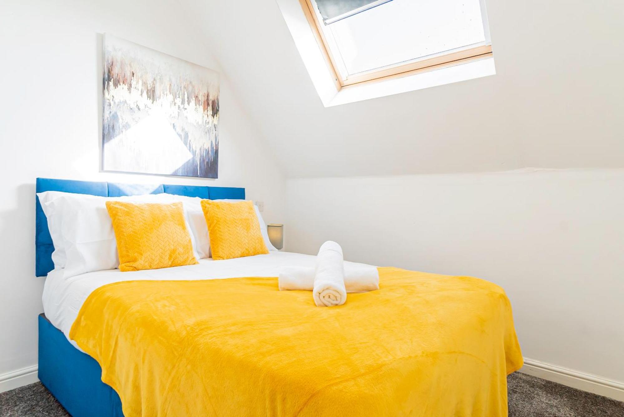 The Elms Edge With Parking! Contractors, Nhs, Professionals - Long Savings! Apartment