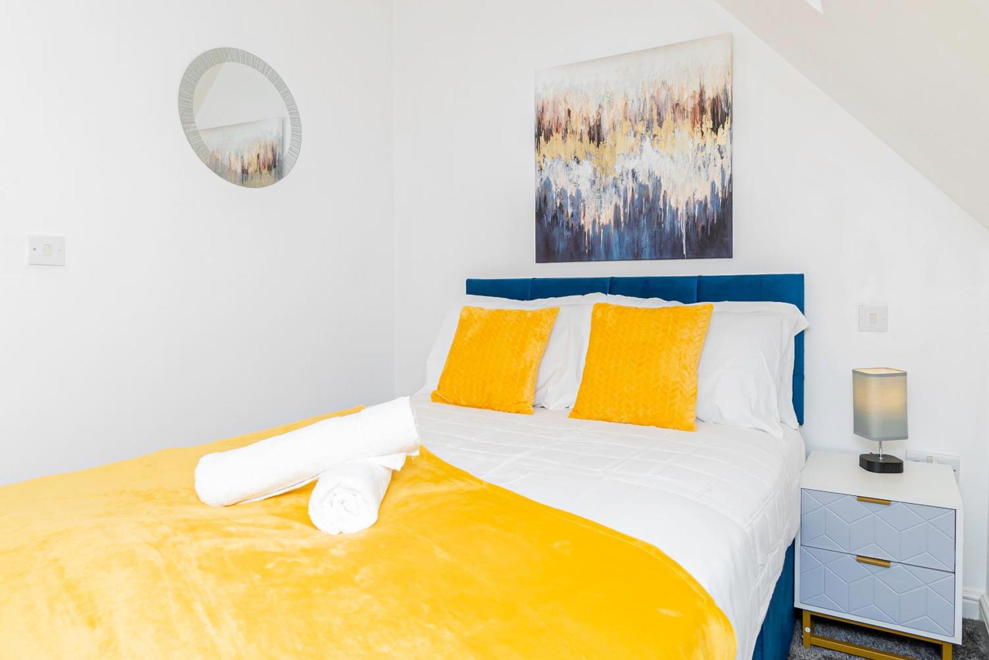 The Elms Edge With Parking! Contractors, Nhs, Professionals - Long Savings! * Cardiff