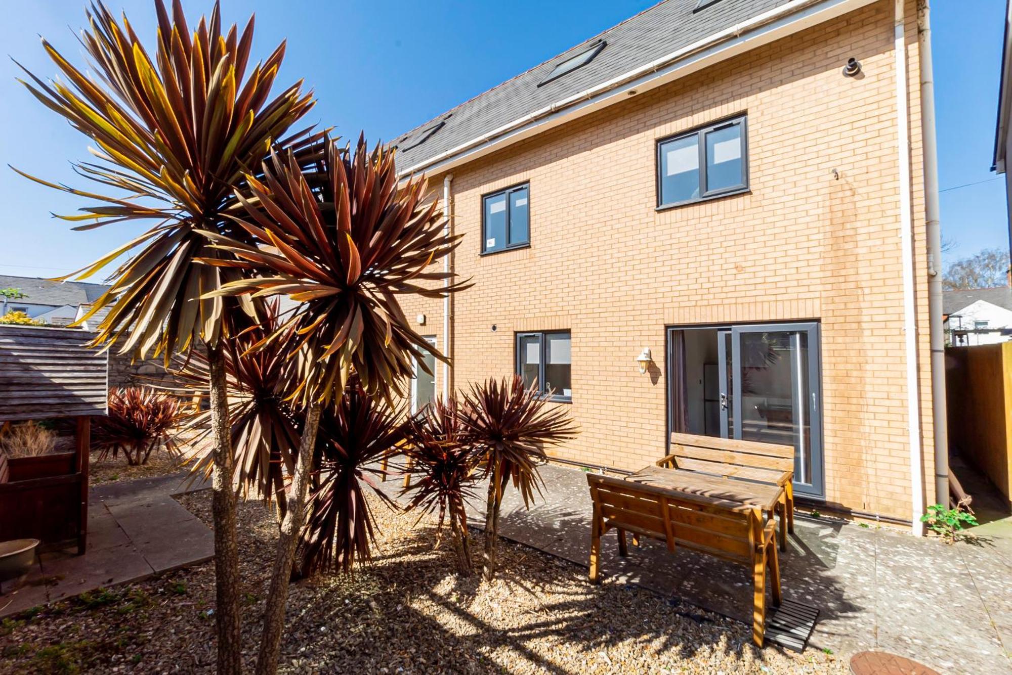 The Elms Edge With Parking! Contractors, Nhs, Professionals - Long Savings!