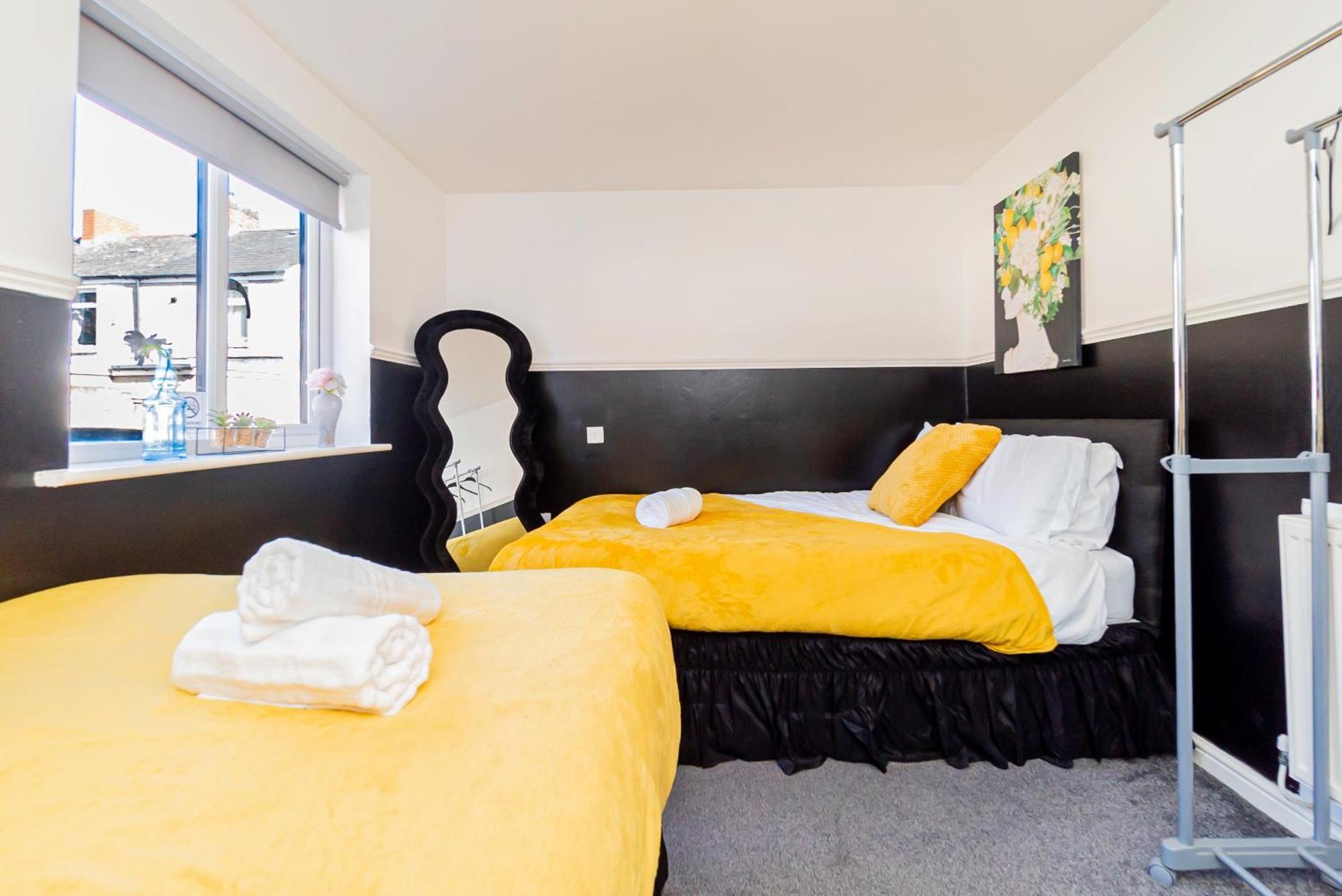 Apartment The Elms Edge With Parking! Contractors, Nhs, Professionals - Long Savings!