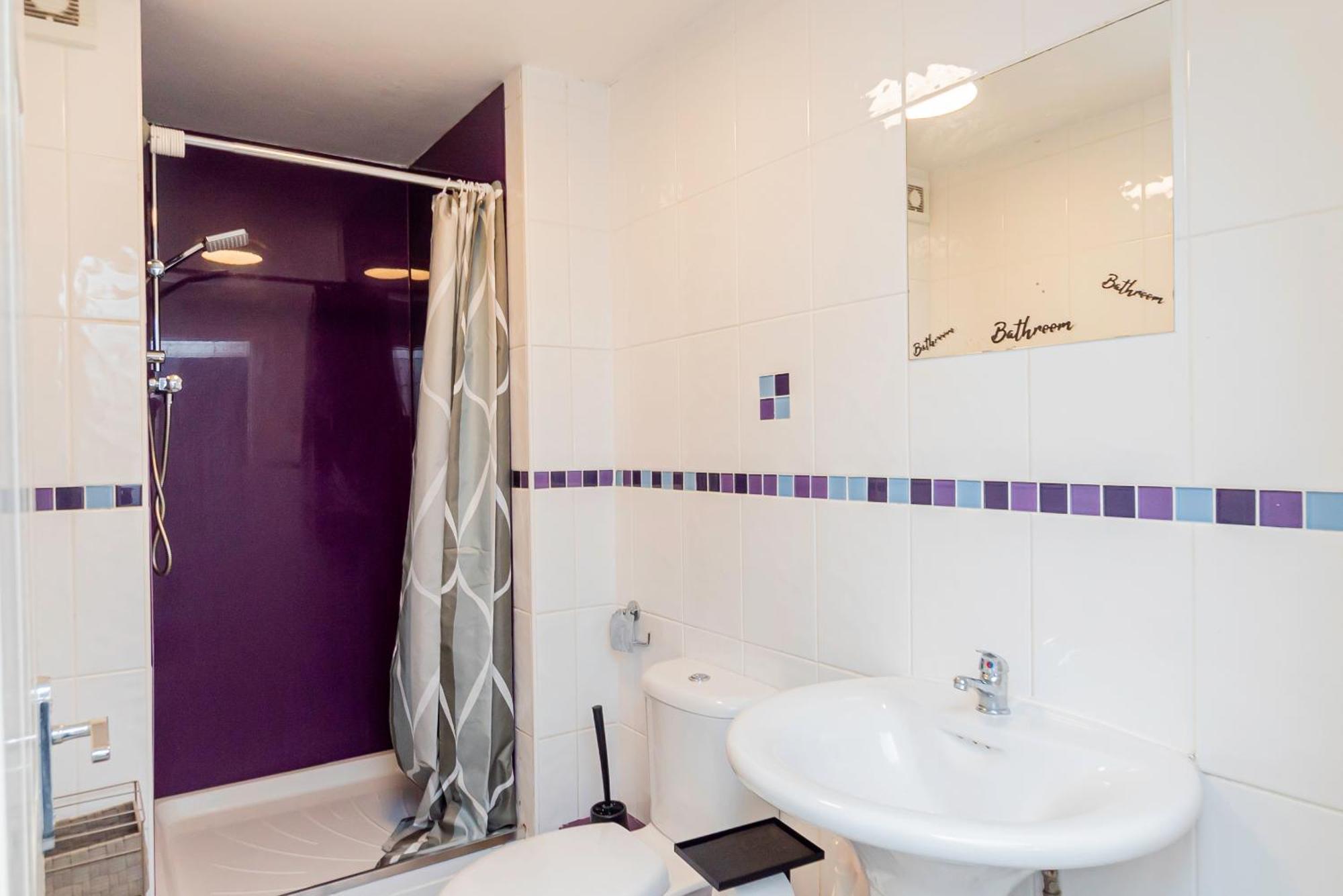 The Elms Edge With Parking! Contractors, Nhs, Professionals - Long Savings! Cardiff