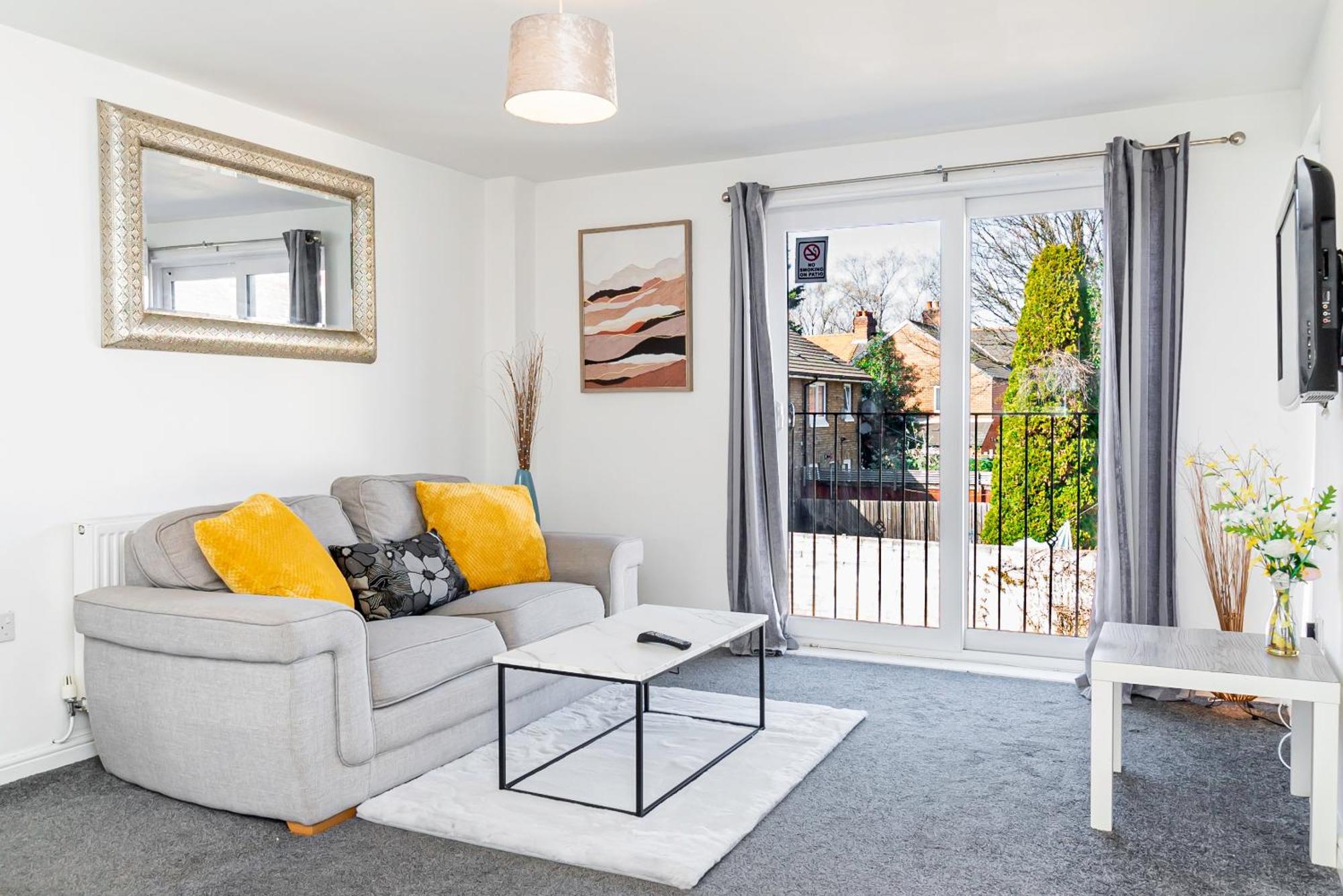 The Elms Edge With Parking! Contractors, Nhs, Professionals - Long Savings! * Cardiff