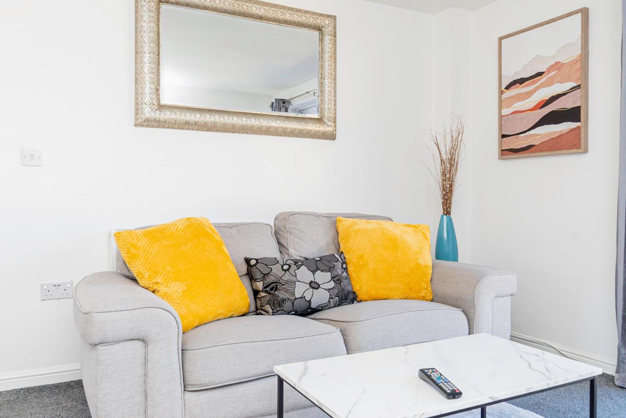 Apartment The Elms Edge With Parking! Contractors, Nhs, Professionals - Long Savings!