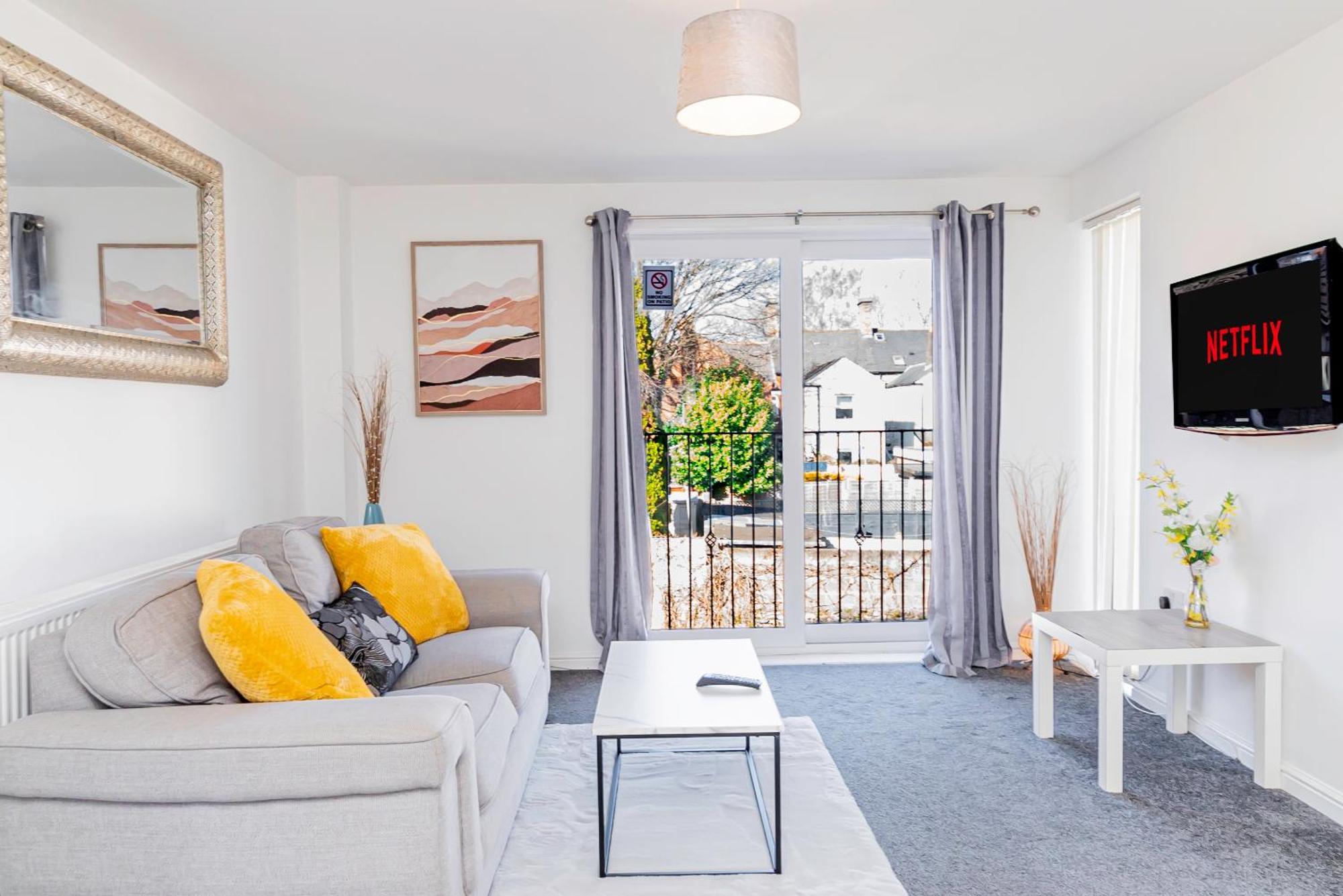 The Elms Edge With Parking! Contractors, Nhs, Professionals - Long Savings! Apartment Cardiff