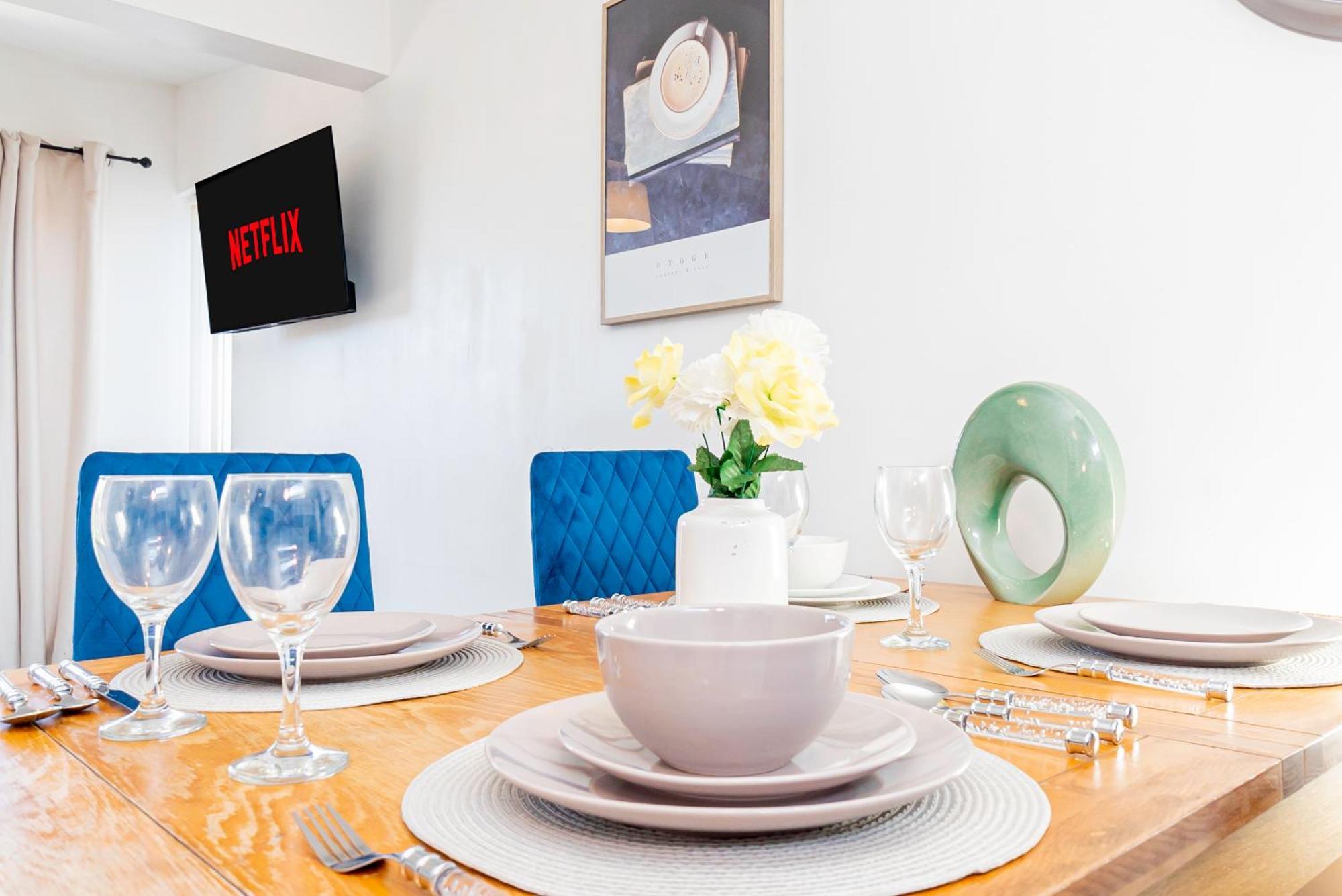 Apartment The Elms Edge With Parking! Contractors, Nhs, Professionals - Long Savings! *